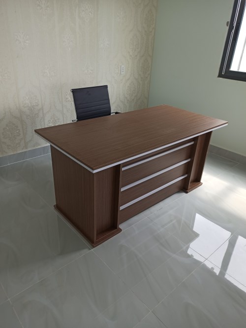 Bàn giám đốc 1m6x0.8 chân hộp Bàn giám đốc 1m6x0.8 chân hộp