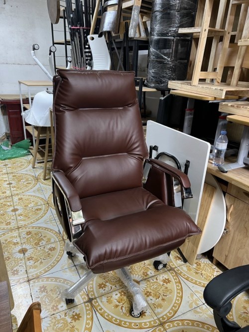 Ghế giám đốc 1605 cao cấp màu nâu mới 100% Ghế giám đốc 1605 cao cấp màu nâu mới 100%